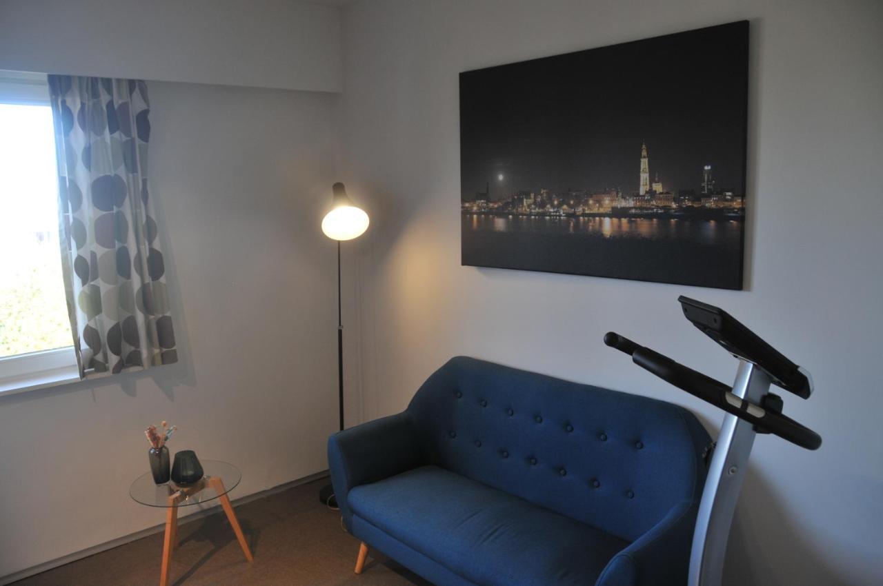 At Number 1 Bed & Breakfast Rumst ภายนอก รูปภาพ